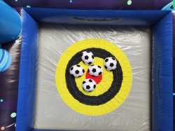 854c1a50 e98f 4f88 b126 fcb4dc71f18a 1753283957 Space Axe and Ball Throw Dual Lane